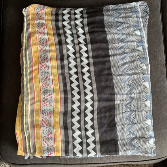 Infinity Scarf - Multicolored Pattern - Picture 2 of 2